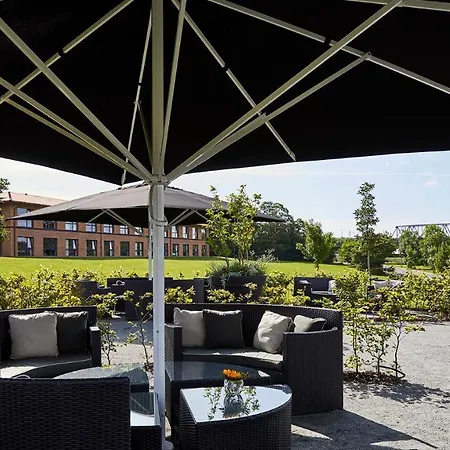 Отель Trinity Og Konference 4*