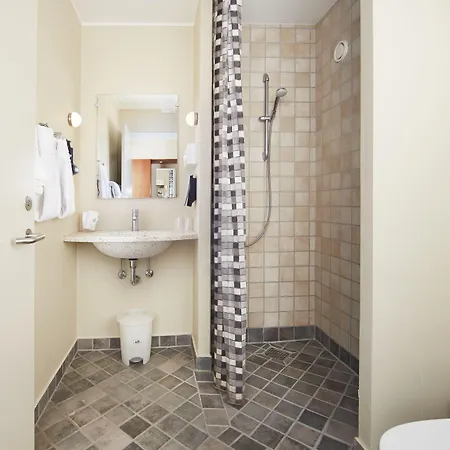 Trinity Og Konference Szálloda